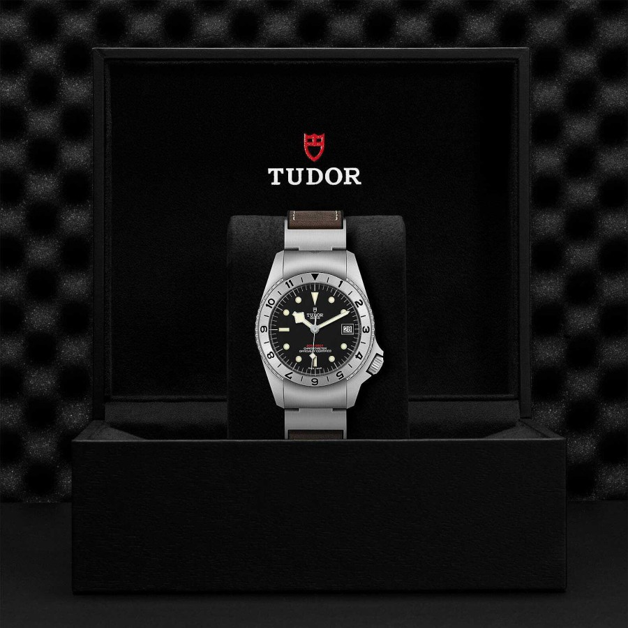 Montres Homme TUDOR | Montre Tudor Black Bay P01 Bo Tier En Acier 42 Mm, Bracelet En Cuir Brun